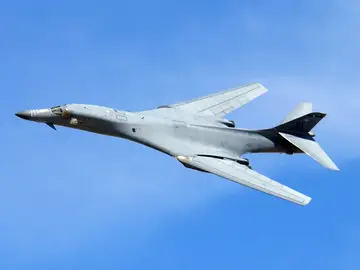 B-1 Lancer, el bombardero nuclear supersónico de la Guerra Fría que EE. UU. ha desplegado en Irán. B-1 Lancer, el bombardero nuclear supersónico de la Guerra Fría que EE. UU. ha desplegado en Irán.
