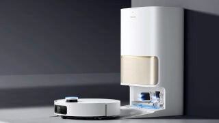 DREAME L50 Pro Ultra junto a base de autovaciado