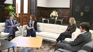 El director de la Fundación Ivo, Manuel Llombart; la alcaldesa Catalá y los ediles Herrero y Giner El director de la Fundación Ivo, Manuel Llombart; la alcaldesa Catalá y los ediles Herrero y Giner