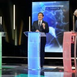  Los candidatos de VOX, PP y PSOE a la presidencia de la Junta de Castilla y Le&oacute;n (i-d), Carlos Poll&aacute;n, Alfonso Fern&aacute;ndez Ma&ntilde;ueco y Carlos Mart&iacute;nez, participan este martes en la televisi&oacute;n auton&oacute;mica en el &uacute;ltimo debate antes de las elecciones del 15-M, en Valladolid