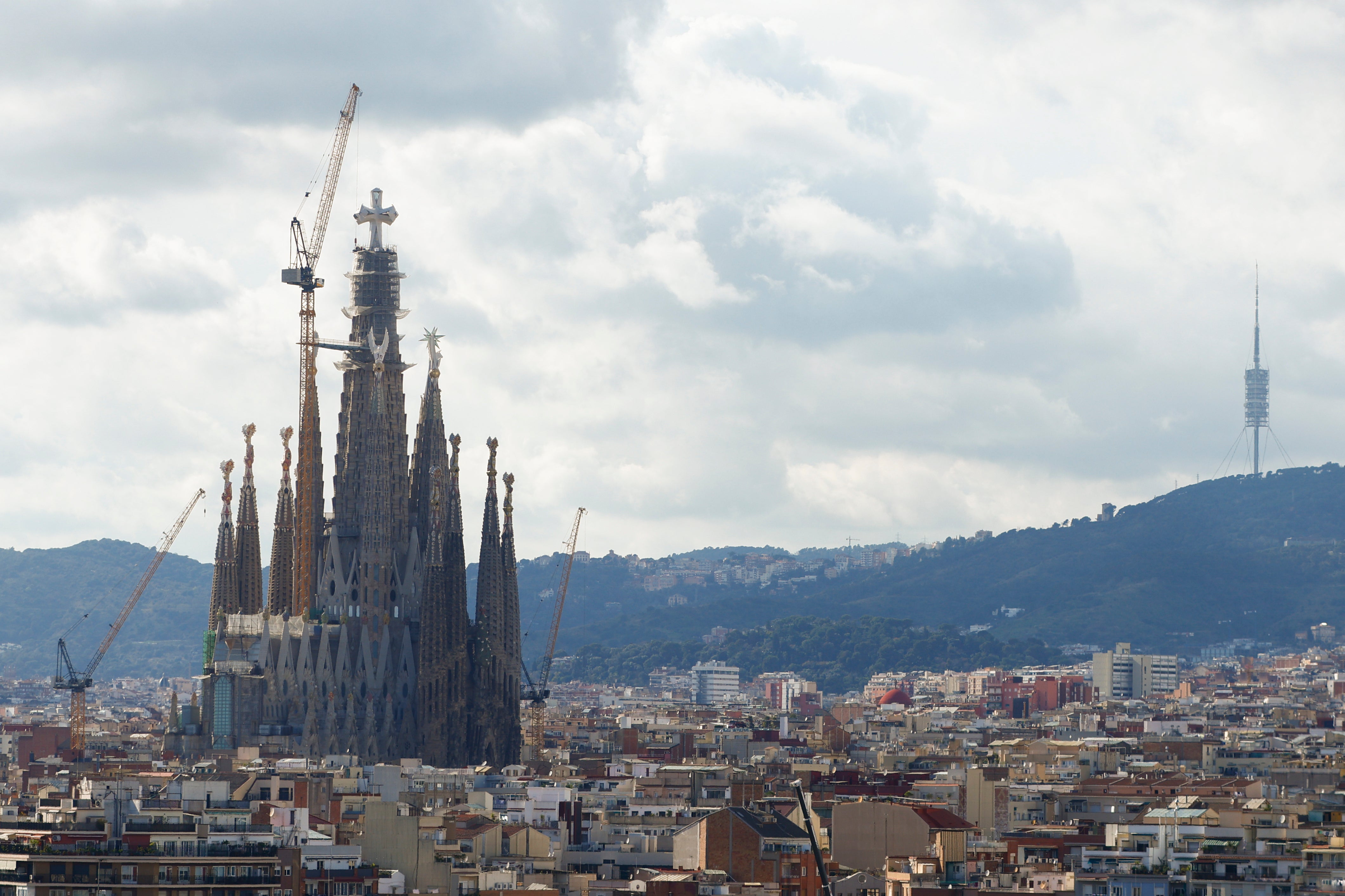 Barcelona convierte las plazas más turísticas en zonas de juego para vecinos
