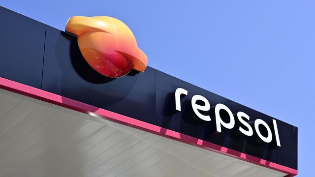 Repsol invertir&aacute; un m&aacute;ximo de 10.000 millones hasta 2028 y repartir&aacute; 3.600 millones en dividendos en efectivo
