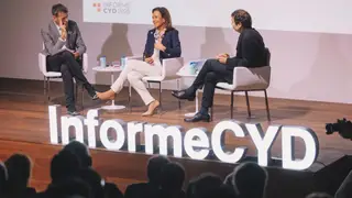 Ana Botín junto al físico y neurocientífico Mariano Sigman (a su izq.) y el periodista y escritor Rubén Amón Ana Botín junto al físico y neurocientífico Mariano Sigman (a su izq.) y el periodista y escritor Rubén Amón