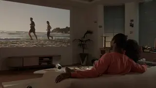 Es uno de los productos más desconocidos y originales de Samsung y por tiempo limitado puede comprarse al 50% Samsung The Freestyle 2nd Gen