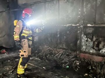 Un incendio en una nave de pinturas de Yecla deja tres heridos REMITIDA / HANDOUT por 1-1-2 Fotograf&iacute;a remitida a medios de comunicaci&oacute;n exclusivamente para ilustrar la noticia a la que hace referencia la imagen, y citando la procedencia de la imagen en la firma 11/03/2026