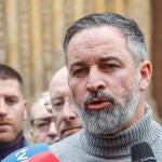 Abascal rechaza hablar con el Gobierno sobre medidas por la guerra: "Que no lo intenten"