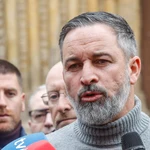 Abascal rechaza hablar con el Gobierno sobre medidas por la guerra: "Que no lo intenten"