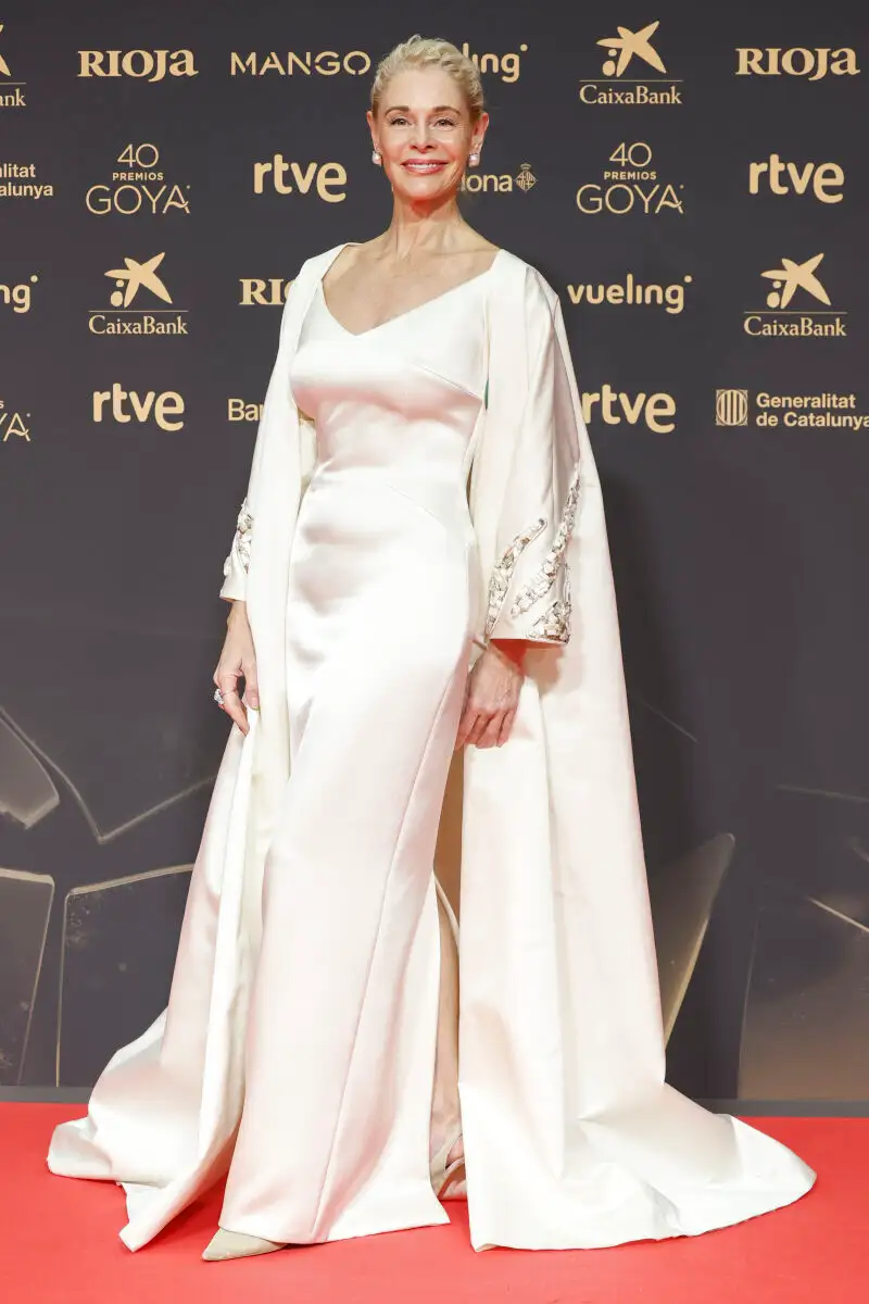 Belen Rueda Botas Belén Rueda celebra sus 61 años: su clave de estilo para mantener la ...