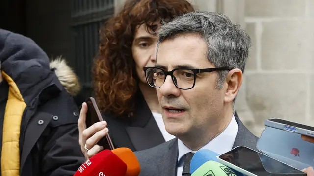 El ministro de Justicia, Félix Bolaños, en la capilla ardiente de Raúl del Pozo. El ministro de Justicia, Félix Bolaños, en la capilla ardiente de Raúl del Pozo.