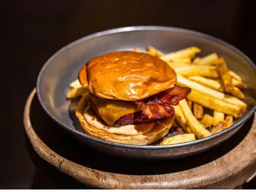 La hamburguesa, la reina de la fiesta americana La hamburguesa, la reina de la fiesta americana