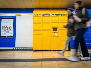 Recogida de paquetes de Amazon en el Metro de Madrid