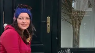 Sheila Devil en su primera foto tras salir de la clínica de desintoxicación Sheila Devil en su primera foto tras salir de la clínica de desintoxicación