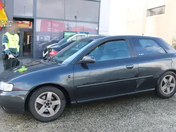 Imange del vehículo Investigado un conductor que colisionó contra un ciclista en O Pino (A Coruña), dejándolo herido grave, y que huyó del lugar del accidente.REMITIDA / HANDOUT por Guardia CivilFotografía remitida a medios de comunicación exclusivamente para ilustrar la noticia a la que hace referencia la imagen, y citando la procedencia de la imagen en la firma13/03/2026