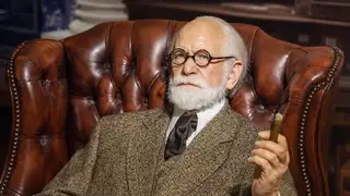 Sigmund Freud: “Antes de que te diagnostiques con depresión o baja autoestima, asegúrate de no estar rodeado de idiotas” Sigmund Freud: “Antes de que te diagnostiques con depresión o baja autoestima, asegúrate de no estar rodeado de idiotas”