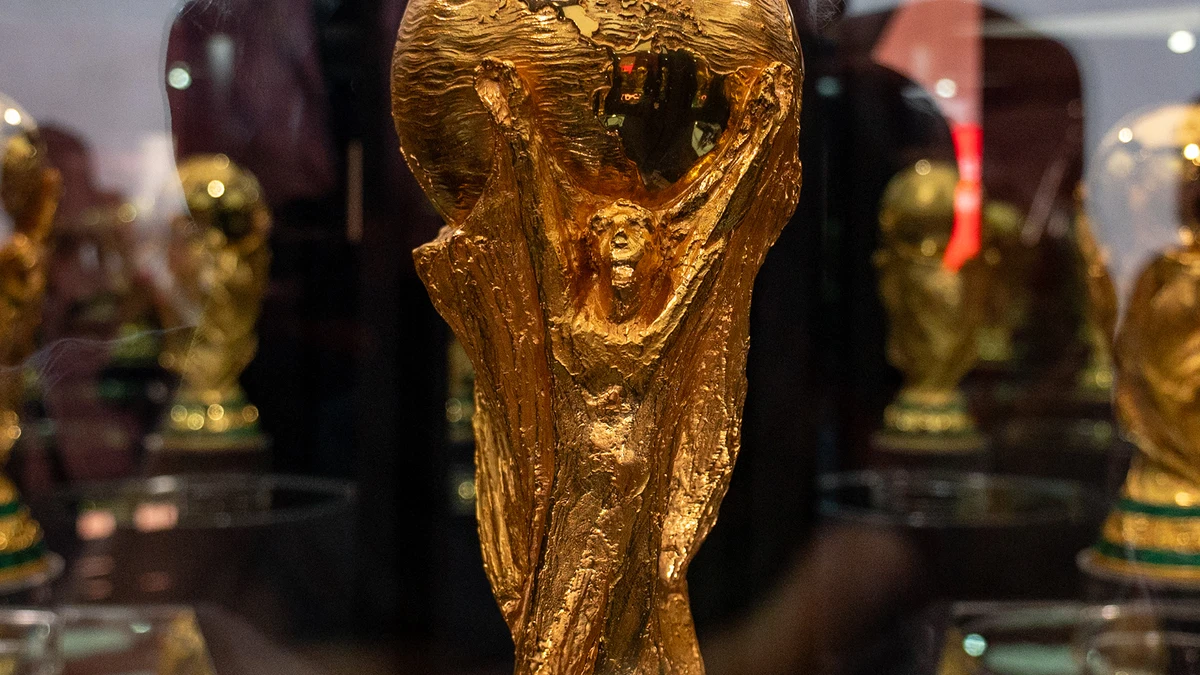 Trofeo de la Copa Mundial en el estadio BBVA de Monterrey