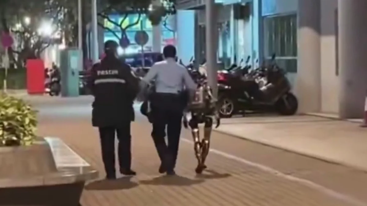 Así es Edward, el robot que habla con ancianos, persigue jabalíes, lleva un Rolex y que puedes contratar para una fiesta