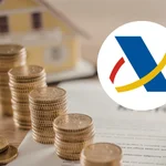 Imagen de archivo del contrato de una hipoteca y el logo de la Agencia Tributaria