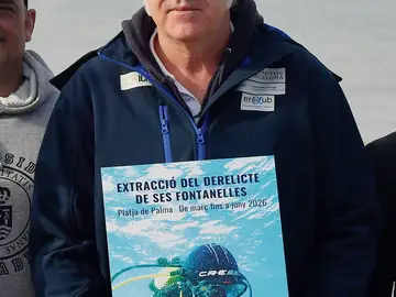 Empieza la extracción del pecio romano de Ses Fontanelles en la Playa de Palma PALMA, 15/03/2026.- El codirector del proyecto de extracción del pecio romano de Ses Fontanelles, Miquel A. Cau. Este martes han comenzado en la Playa de Palma los trabajos para extraer el pecio romano de Ses Fontanelles, los restos de un barco hundido en el siglo IV frente a una de las playas más transitadas de Mallorca, que se encuentran en un estado de conservación excepcional. EFE/ Miquel A. Borràs