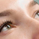 La nueva tendencia de maquillaje que va a reemplazar al delineador de ojos negro