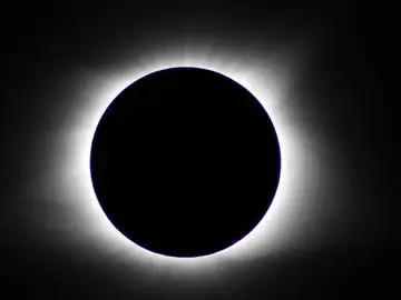 La franja de totalidad del eclipse solar del 12 de agosto atravesará 11 comunidades autónomas La franja de totalidad del eclipse solar del 12 de agosto atravesará 11 comunidades autónomas