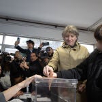 Carlos Mart&iacute;nez ejerce su derecho al voto en Soria