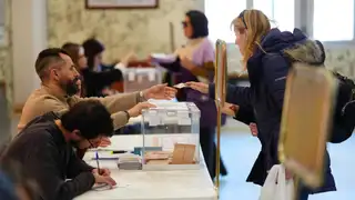Votación en un colegio electoral, ayer Votación en un colegio electoral, ayer