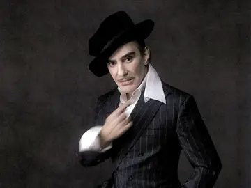 Zara ficha a John Galliano. Zara ficha a John Galliano.