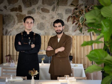 Diego y Adri&aacute;n. Chef y Jefe de Sala, restaurante Cale&ntilde;a