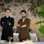 Diego y Adri&aacute;n. Chef y Jefe de Sala, restaurante Cale&ntilde;a