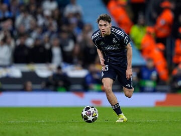 Thiago Pitarch of Real Madrid CF in action during the UEFA Champions League 2025/26 Round of 16 Second Leg match between Manchester City and Real Madrid C.F. at Etihad Stadium on March 17, 2026, in Manchester, England. AFP7 17/03/2026 ONLY FOR USE IN SPAIN
