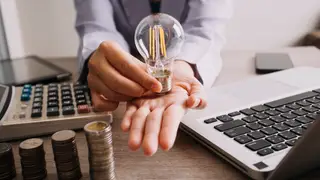 Subidón en la luz en España y una pregunta clave: ¿Qué tarifas salen este mes más baratas? Tarifas de luz