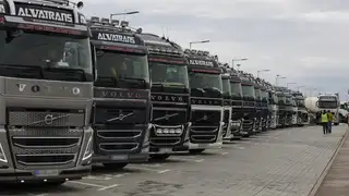 Economía.- Transportistas gallegos estudian paralizar su actividad por la subida del precio de los combustibles Economía.- Transportistas gallegos estudian paralizar su actividad por la subida del precio de los combustibles