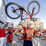 Un pelot&oacute;n solidario por la Espa&ntilde;a rural  aterriza en Madrid  