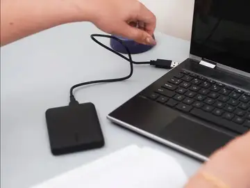 Adiós Google Fotos: este disco duro de Toshiba tiene 2 TB de almacenamiento y un precio de locos Canvio Basics Toshiba 2 TB