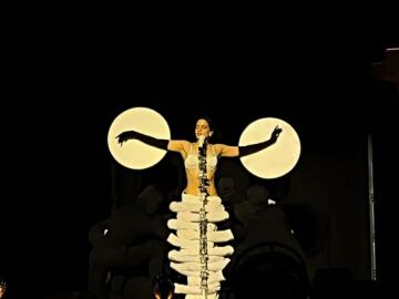 Rosal&iacute;a interpretando "La Perla" en Lyon