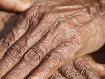 No es solo el estrés: hay personas que pueden hacerte envejecer antes según la ciencia No es solo el estrés: hay personas que pueden hacerte envejecer antes según la ciencia