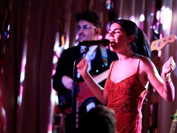 ZARAGOZA, 20/03/2026.- La cantante Mafalda Cardenal durante el concierto ofrecido este viernes en Zaragoza. EFE/Javier Cebollada 