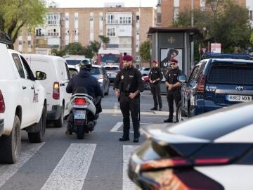 Agentes del GAR de la Polic&iacute;a Local en El Cerezo