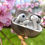 La flor de la corona en los FreeBuds Pro 5