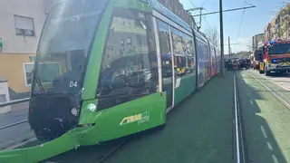 MADRID.-Sucesos.- Un impacto entre un tranvía y un vehículo en Parla deja a tres personas heridas leves MADRID.-Sucesos.- Un impacto entre un tranvía y un vehículo en Parla deja a tres personas heridas leves