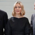 Marta Ortega con vestido negro. Marta Ortega con vestido negro.