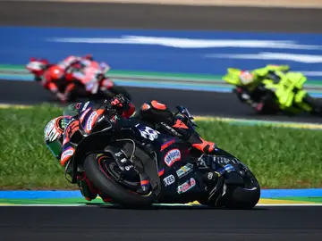 Bezzecchi, liderando la carrera larga de Brasil 72 BEZZECCHI Marco (ita), Aprilia Racing, Aprilia RS-GP26, action during the 2026 MotoGP Estrella Galicia 0,0 Grand Prix of Brazil, at the Autódromo Internacional de Goiânia – Ayrton Senna from March 20 to 22, Brazil - Photo Studio Milagro / DPPIAFP7 22/03/2026 ONLY FOR USE IN SPAIN