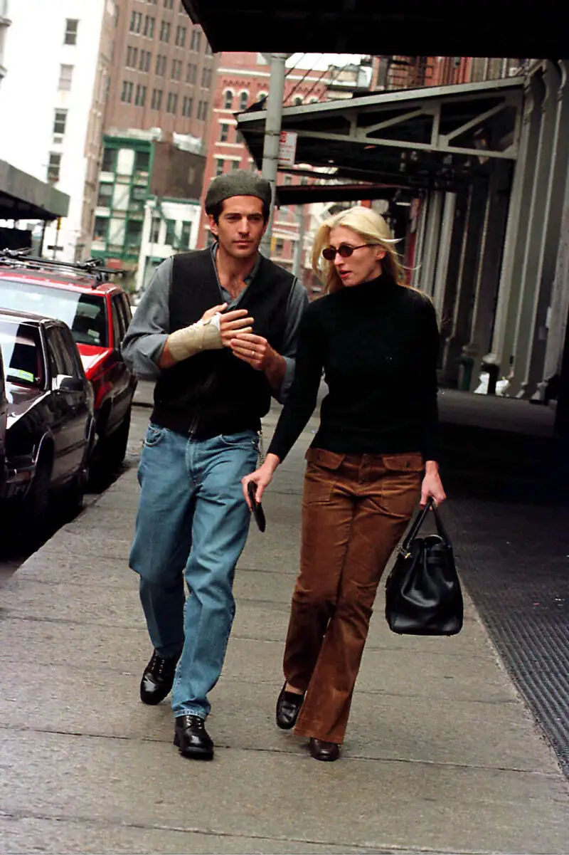 Look de Carolyn Bessette.