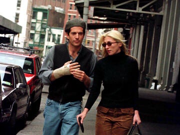 Look de Carolyn Bessette.