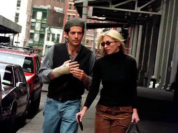 Look de Carolyn Bessette. Look de Carolyn Bessette.
