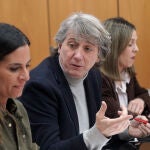 Carlos mart&iacute;nez y Nuria Rubio durante la reuni&oacute;n con colectivos feministas