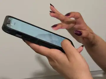 El esmalte de uñas que busca resolver el problema de las pantallas táctiles con las uñas largas. El esmalte de uñas que busca resolver el problema de las pantallas táctiles con las uñas largas.