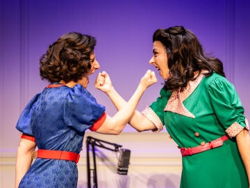 Malena Alterio (izda.) y Carmen Ruiz interpretan a dos amigas de toda la vida