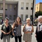 Las candidatas de Adelante Andaluc&iacute;a en el Campo de Gibraltar, Leticia Blanco y Maribel Mart&iacute;nez, en La L&iacute;nea.