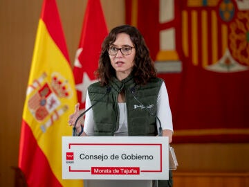 La presidenta de la Comunidad de Madrid, Isabel D&iacute;az Ayuso, atiende a los medios tras la reuni&oacute;n del Consejo de Gobierno, en el Ayuntamiento de Morata de Taju&ntilde;a, a 25 de marzo de 2026, en Morata de Taju&ntilde;a, Madrid (Espa&ntilde;a). El Ejecutivo auton&oacute;mico ha decidido celebrar su reuni&oacute;n semanal de forma extraordinaria en el Ayuntamiento de Morata de Taju&ntilde;a, un municipio del suroeste de la Comunidad de Madrid ubicado en el valle del r&iacute;o Taju&ntilde;a, y que cuenta con una poblaci&oacute;n de 8397 habitantes. 25 MAR...